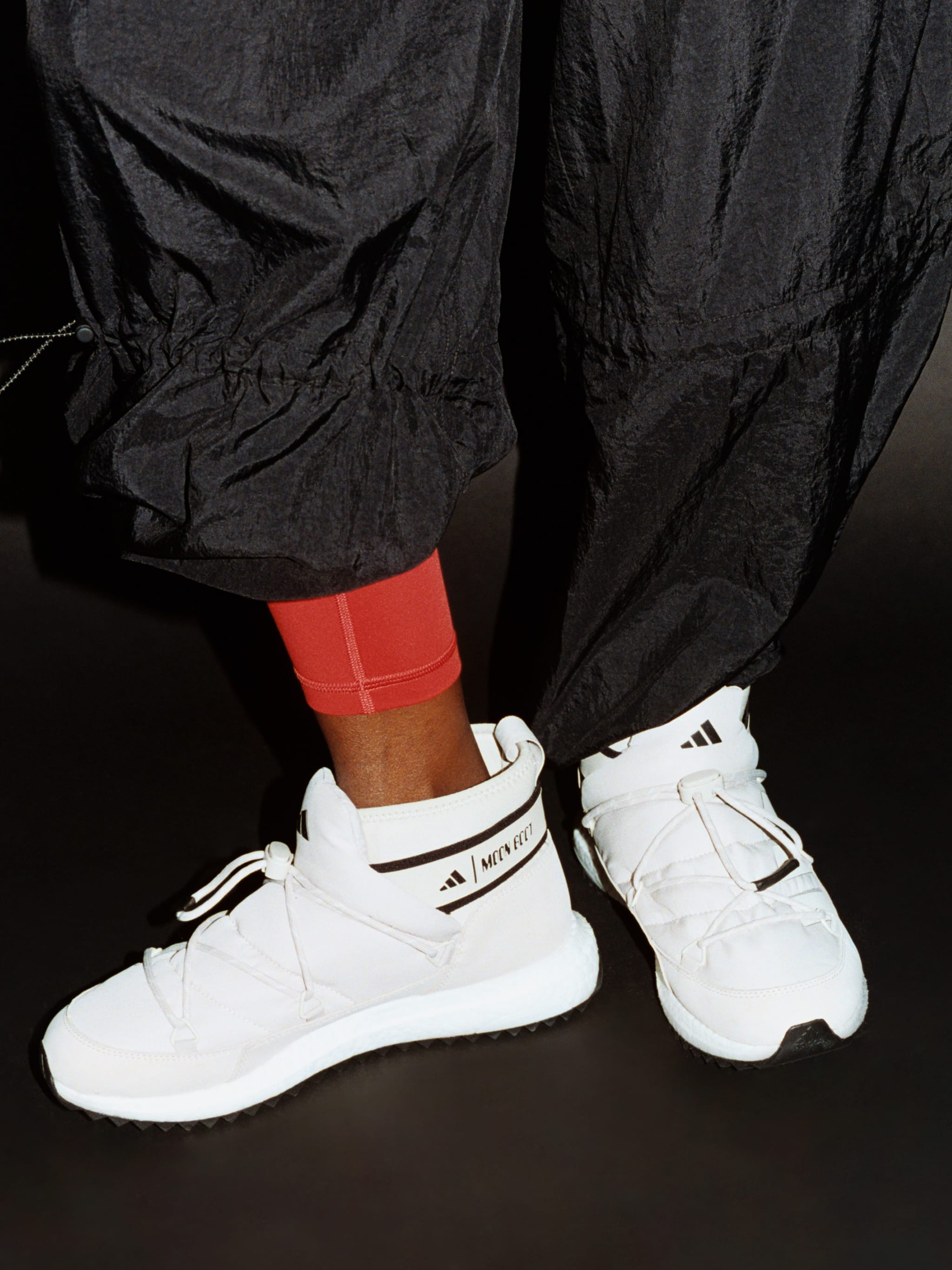 adidas x Moon Boot Parachutehose image number 4